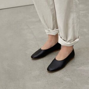 Everlane day glove flats. Worn once!